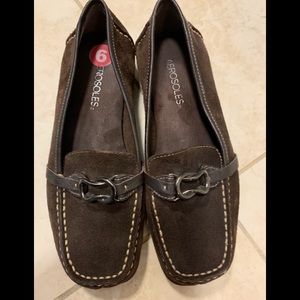 Brown suede aerosoles